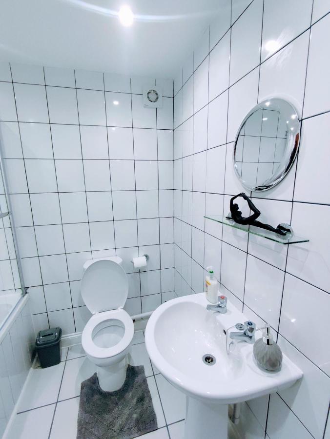 Crystal Suite 2 -Free Private Parking North Shields Esterno foto