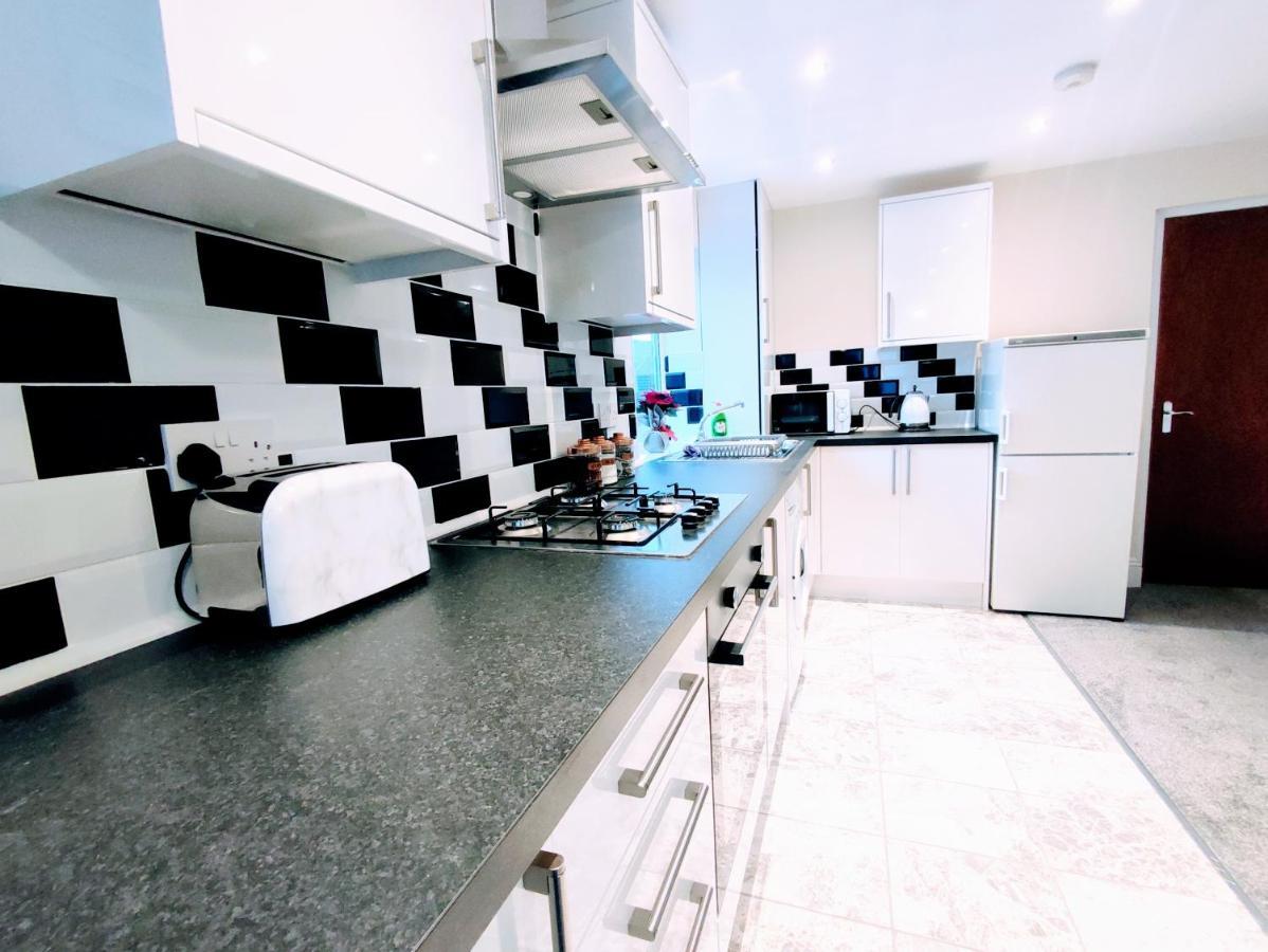 Crystal Suite 2 -Free Private Parking North Shields Esterno foto