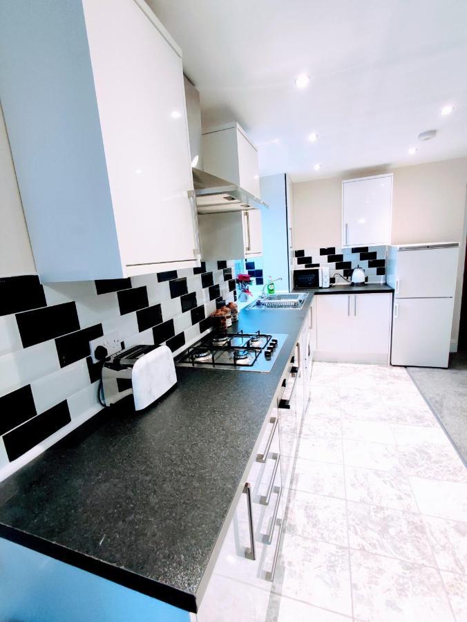Crystal Suite 2 -Free Private Parking North Shields Esterno foto